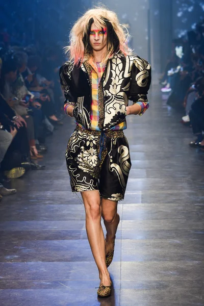 Look 50